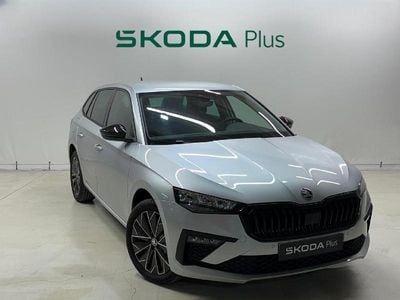 Usado Skoda Scala Selection 115 CV (84 kW) 2025 Gris Utilitario