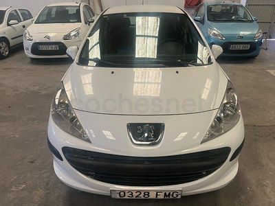 Usado Peugeot 207 70 CV (51 kW) 2007 Blanco Berlina