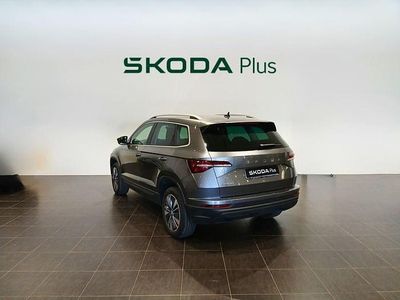 Usado Skoda Karoq Selection 150 CV (110 kW) 2025 Gris / plata SUV