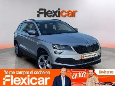Usado Skoda Karoq Active 110 CV (80 kW) 2022 Gris SUV