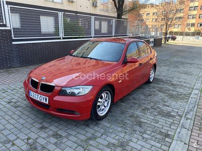 Usado BMW 318 122 CV (89 kW) 2006 Rojo Berlina