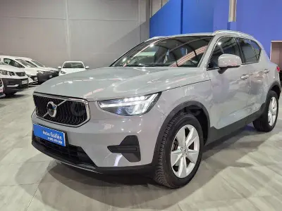 Usado Volvo XC40 Core 163 CV (119 kW) 2023 Gris / plata SUV