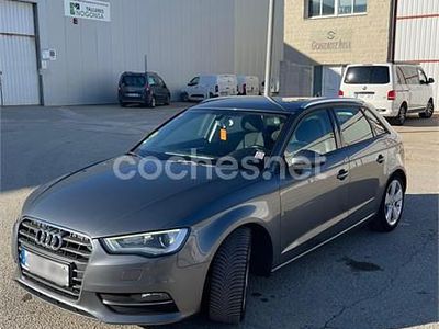Usado Audi A3 Attraction 110 CV (80 kW) 2013 Gris / plata Berlina
