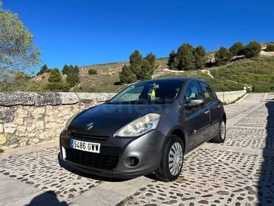 Usado Renault Clio II Exception 105 CV (77 kW) 2010 Beige Berlina