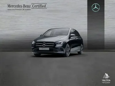Usado Mercedes B200 150 CV (110 kW) 2020 Negro Utilitario