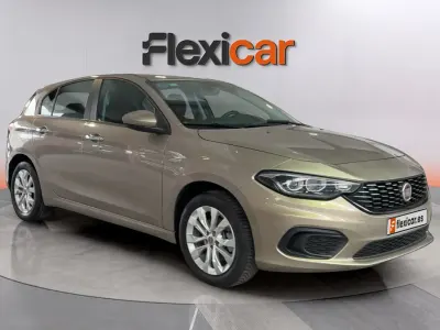 Usado Fiat Tipo Easy 95 CV (69 kW) 2018 Marrón Berlina