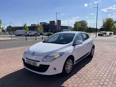 Usado Renault Mégane Dynamique 110 CV (80 kW) 2010 Blanco Utilitario