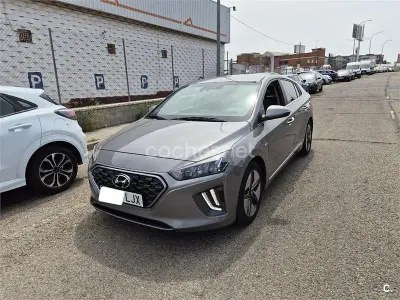 Usado Hyundai Ioniq 141 CV (103 kW) 2020 Gris / plata Utilitario