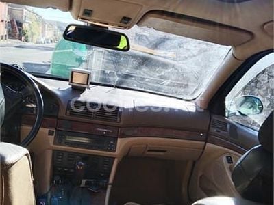 Usado BMW 530 184 CV (135 kW) 2001 Azul Familiar