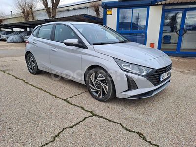 Gris / plata Usado 2024 Hyundai i20 Berlina | 15.500 € (Precio justo)