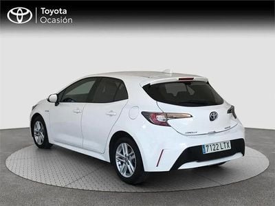 Begagnad Toyota Corolla Active 122 HK (89 kW) 2021 Vit Minibuss