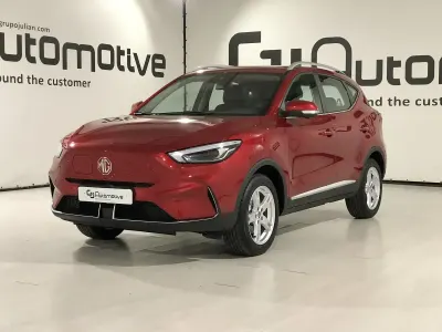 Käytetty MG ZS Luxury 114 kW (156 HP) 2024 Punainen Sedan