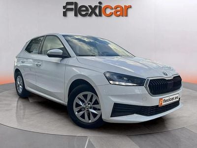 Usado Skoda Fabia Active 95 CV (69 kW) 2022 Blanco Utilitario