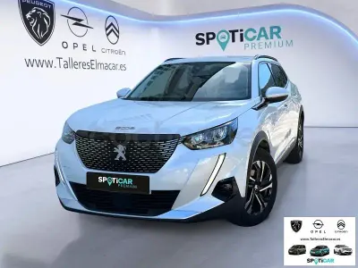Usado Peugeot 2008 Allure 110 CV (80 kW) 2022 Blanco SUV