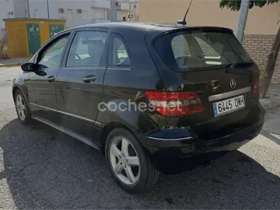 Usado Mercedes B200 140 CV (102 kW) 2006 Negro Monovolumen
