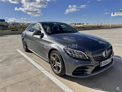 Usado Mercedes C200 160 CV (117 kW) 2020 Gris / plata Berlina