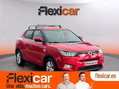 Usado Ssangyong (KGM) Tivoli Limited 115 CV (84 kW) 2017 Rojo SUV