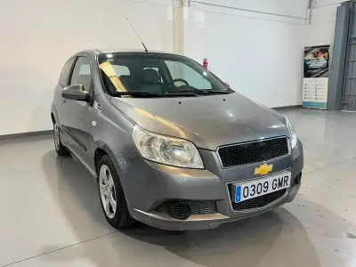 Usado Chevrolet Aveo LS 84 CV (61 kW) 2009 Gris Utilitario