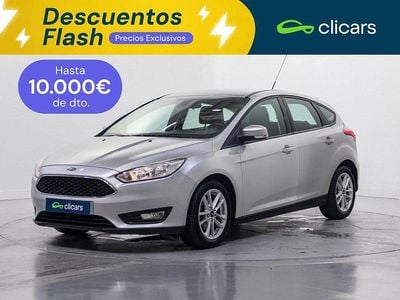 Usado Ford Focus Trend+ 125 CV (91 kW) 2017 Gris / plata Berlina