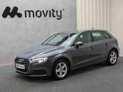 Usado Audi A3 116 CV (85 kW) 2020 Gris / plata Berlina