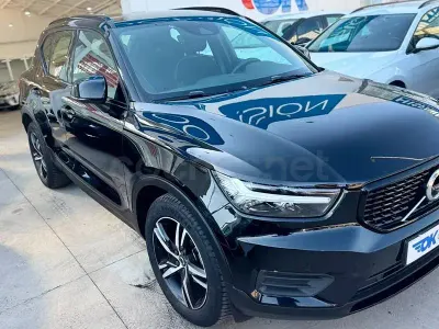 Usado Volvo XC40 Core 129 CV (94 kW) 2022 Negro SUV