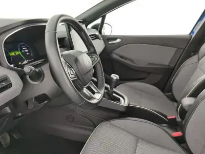 Usado Renault Clio V Techno 100 CV (73 kW) 2025 Azul Berlina