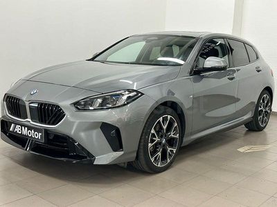 Usado BMW 120 Comfort Edition 163 CV (119 kW) 2025 Gris / plata Utilitario