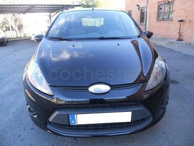 Usado Ford Fiesta Trend 90 CV (66 kW) 2009 Negro Utilitario
