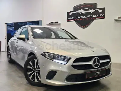Usado Mercedes A200 150 CV (110 kW) 2021 Gris / plata Berlina