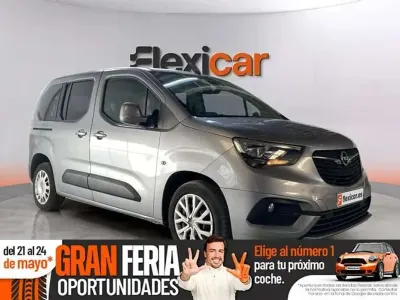 Usado Opel Combo Life Innovation 131 CV (96 kW) 2019 Gris Monovolumen