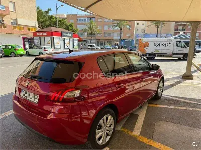 Usado Peugeot 308 Allure 130 CV (95 kW) 2016 Rojo Berlina