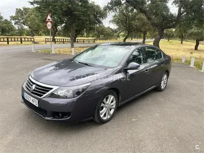 Usado Renault Latitude Expression 150 CV (110 kW) 2011 Negro Berlina