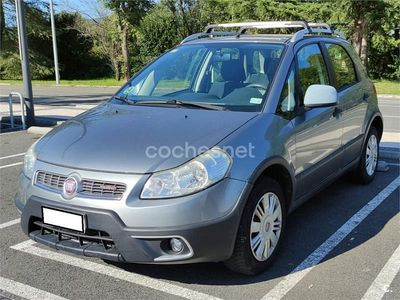 Gris / plata Usado 2013 Fiat Sedici Emotion SUV | 5000 €