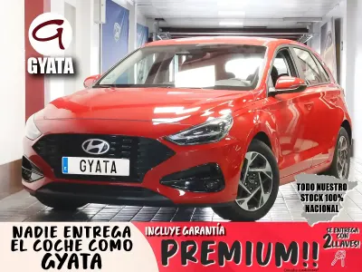 Begagnad Hyundai i30 120 HK (88 kW) 2024 Röd