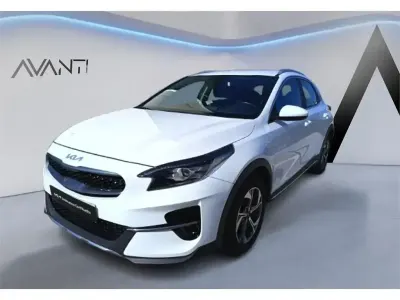 Usado Kia XCeed 136 CV (100 kW) 2022 Blanco SUV