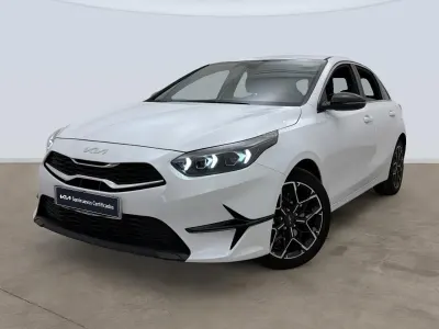 Usado Kia Ceed Edition 7 101 CV (74 kW) 2025 Blanco Utilitario