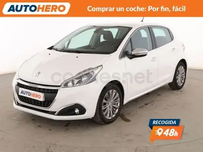 Usado Peugeot 208 Allure 110 CV (80 kW) 2018 Blanco Utilitario
