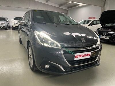 Usado Peugeot 208 Style 75 CV (55 kW) 2017 Gris / plata Utilitario