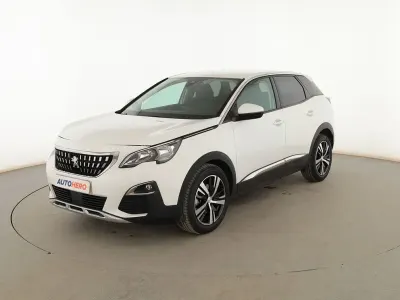 Usado Peugeot 3008 Allure 130 CV (95 kW) 2019 Blanco SUV