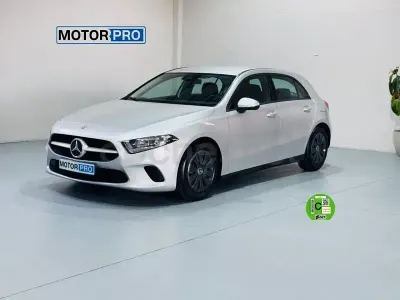 Usado Mercedes A180 116 CV (85 kW) 2019 Gris / plata Berlina