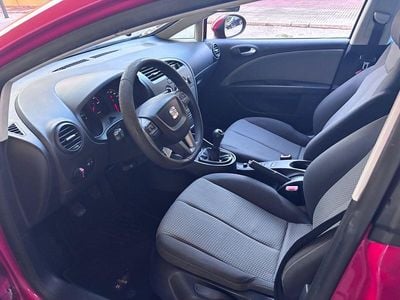 Usado Seat Leon Reference 105 CV (77 kW) 2012 Blanco