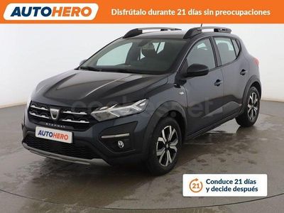 Usado Dacia Sandero Comfort 91 CV (66 kW) 2021 Gris / plata Berlina