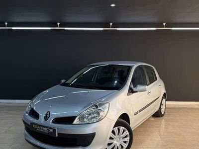 Usado Renault Clio II Campus 75 CV (55 kW) 2008 Gris Utilitario