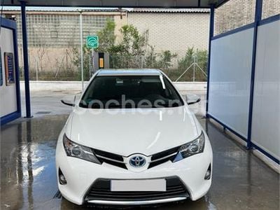 Toyota Auris Hybrid