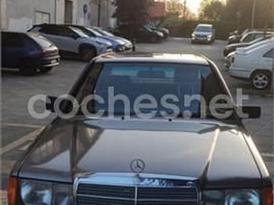 Usado Mercedes 190 75 CV (55 kW) 1988 Verde Berlina