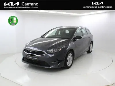 Usado Kia Ceed 120 CV (88 kW) 2024 Negro Utilitario