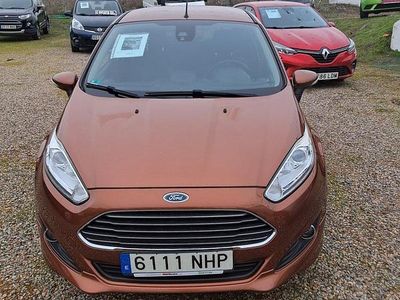 Usado Ford Fiesta 100 CV (73 kW) 2013 Marron