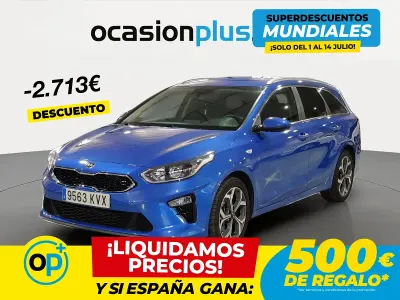 Usado Kia Ceed 140 CV (102 kW) 2019 Azul Utilitario