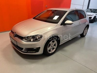 Gris / plata Usado 2015 VW Golf Advance Berlina | 9950 € (Buen precio)