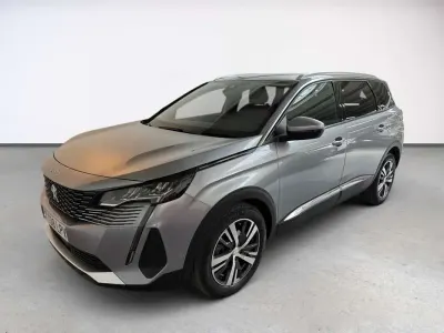 Usado Peugeot 5008 Allure 131 CV (96 kW) 2021 Gris SUV